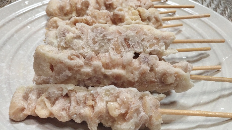 レビュー 業務スーパーの冷凍焼き鳥 鶏皮串 魚焼きグリルで皮はパリパリ中はとろっ